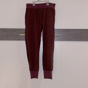 Vuori Joggers Rust Size Small